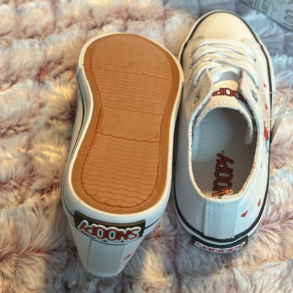 Peanuts Snoopy Sneakers - Picture 4 of 6